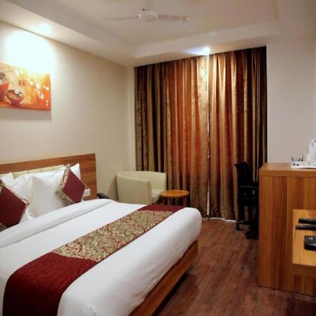 ניו דלהי Hotel Tu Casa Delhi Airport מראה חיצוני תמונה